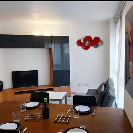 Superb Modern Apartment Clichy Luaran gambar