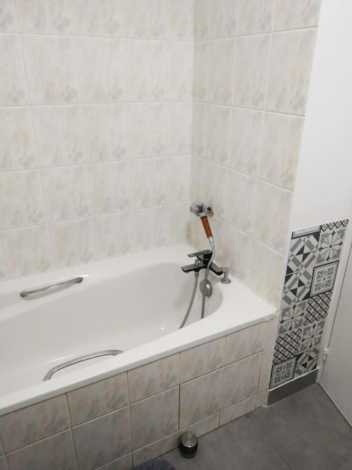 Superb Modern Apartment Clichy Luaran gambar