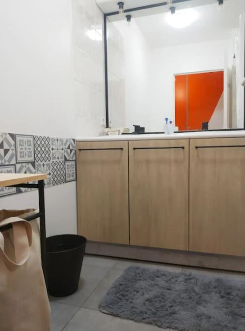 Superb Modern Apartment Clichy Luaran gambar