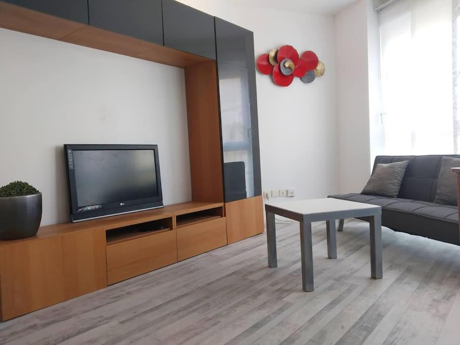 Superb Modern Apartment Clichy Luaran gambar