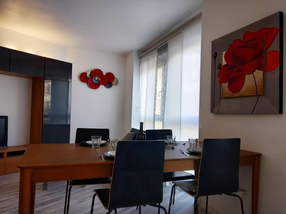 Superb Modern Apartment Clichy Luaran gambar